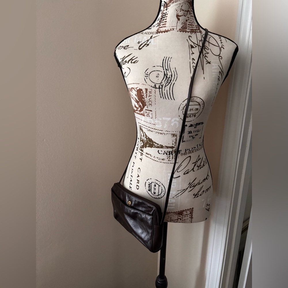 Etienne Aigner Vintage Genuine leather Timeless Dark Brown Crossbody Bag - Picture 3 of 8
